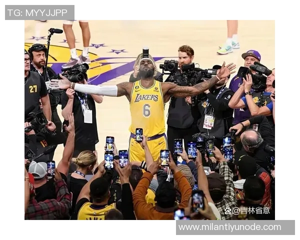 詹姆斯赛后比23手势NBA官推庆祝第23个赛季的精彩进行