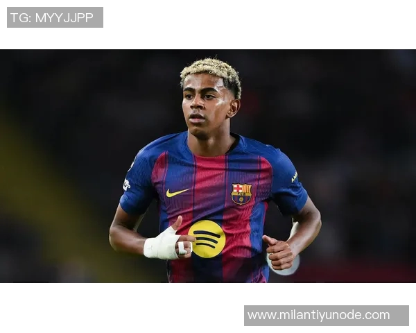 重返诺坎普巴萨海报展现弗里克亚马尔库巴西三位明星球员风采 重返诺坎普巴萨海报展现弗里克亚马尔库巴西三位明星球员风采