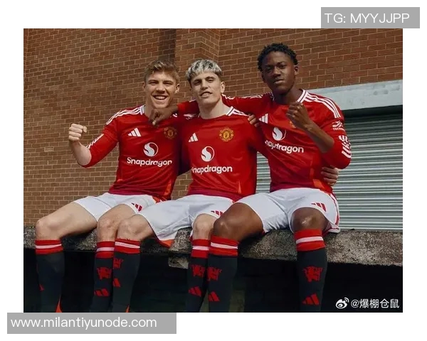 曼联冬窗前将与梅努齐尔克泽进行重要谈判探讨转会事宜