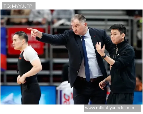 塞尔维亚男篮迎来新任主教练阿里姆皮耶维奇展现年轻活力